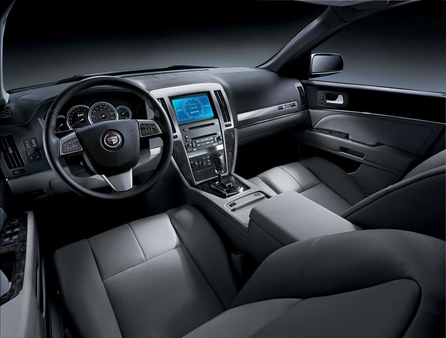  Cadillac STS-V 2006 года  (фото 2 из 44)